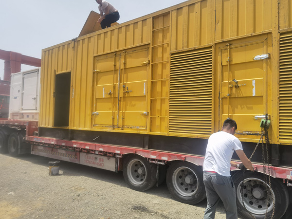 贡觉除了负载情况和发动机维护，还有哪些因素会影响 200kw 柴油发电机的油耗？
